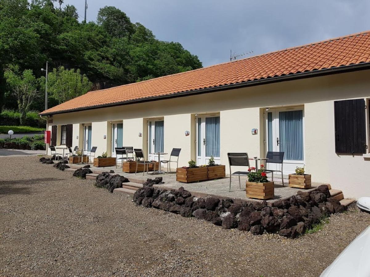 Domaine De La Palle Pontgibaud Exterior foto