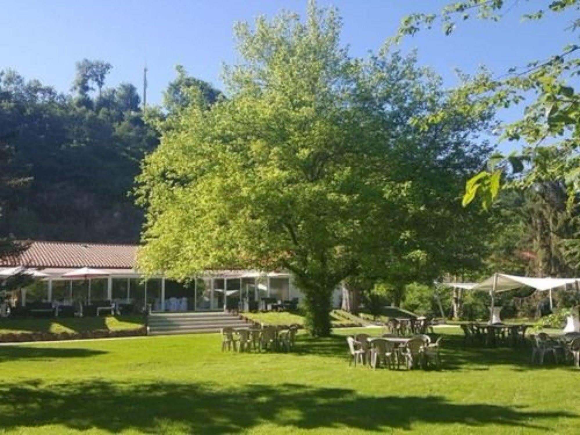 Domaine De La Palle Pontgibaud Exterior foto